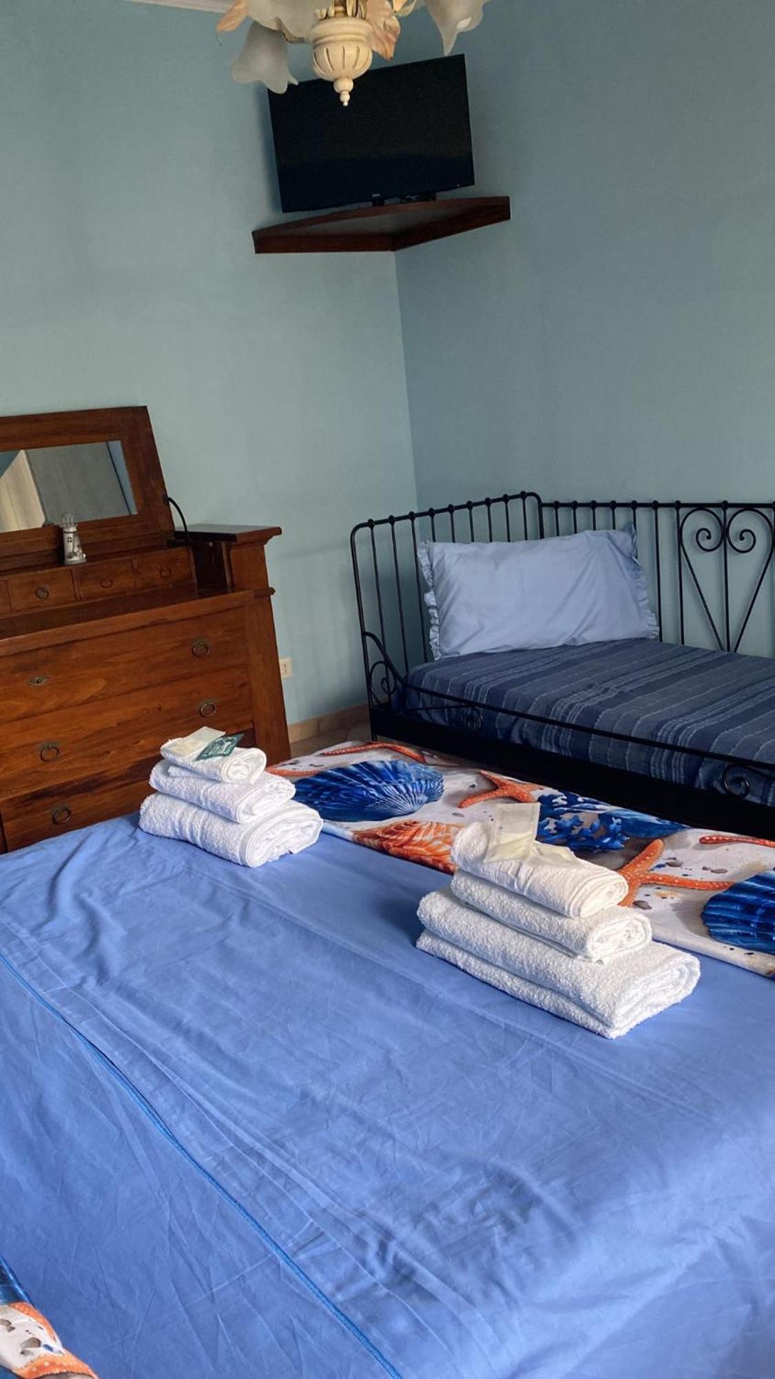 Wonder House Airport Apartment Фиумичино Екстериор снимка