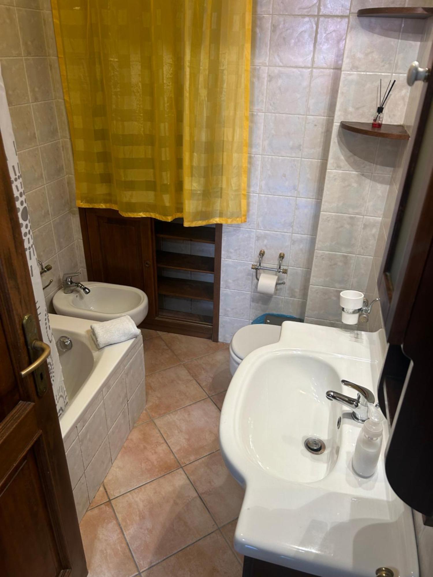 Wonder House Airport Apartment Фиумичино Екстериор снимка